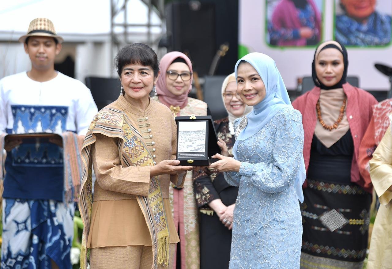 KEMENDES DORONG PENGEMBANGAN EKONOMI HIJAU LEWAT PEWARNA ALAM WASTRA NUSANTARA